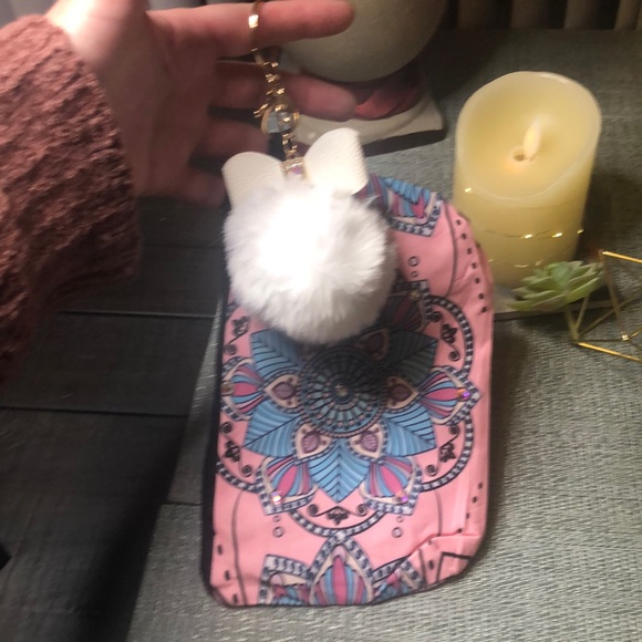 #84p💕👛NWOT Swarovski Crystal Bag & White Pom Pom Keychain 👛💕*one of a kind* - Picture 6 of 16